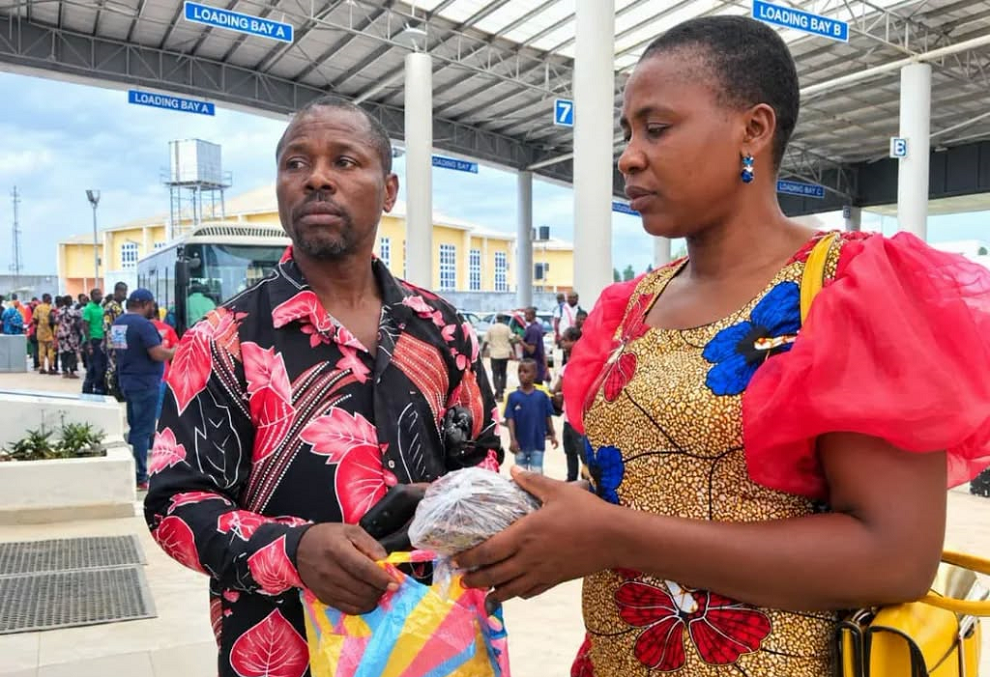 Abia Bus Driver Returns N400,000 Forgotten by Passenger