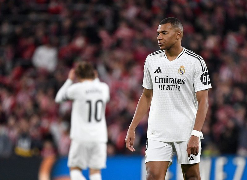 Mbappé Misses Late Penalty as Real Madrid Suffer 1-0 Defeat to Real Betis