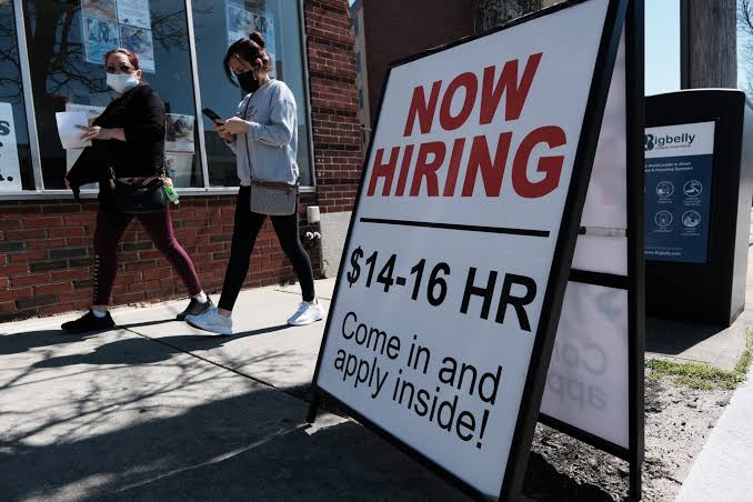US Payrolls Jump 162,000 in August as Markets Raise Fed Hike Odds